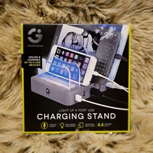 Smartgear Light Up 4 Port USB Charging Stand